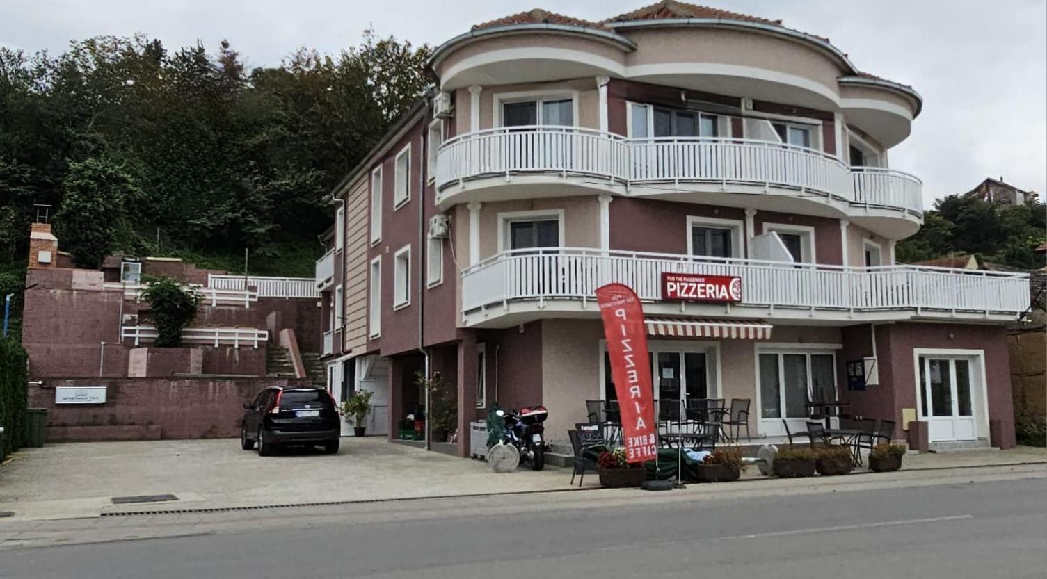 Apartmani Tika Golubac Exterior foto